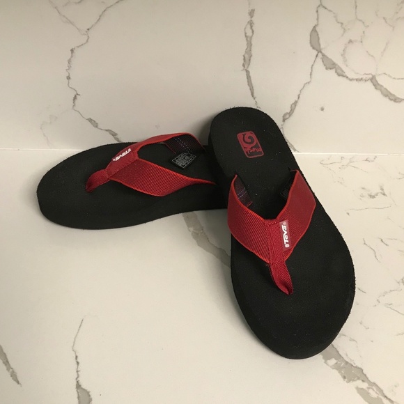 Teva Flip Flop Thong Sandals Red / Black US 6 - Picture 1 of 5